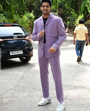 Abhimanyu Dasani on sets of Nikamma 