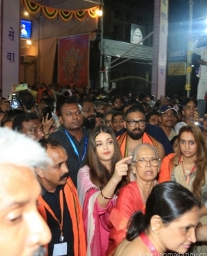 Aishwarya Rai attends Ganesh utsav with her mom Vrinda Rai 