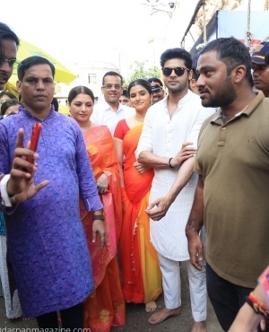 Bhagyashree Patwardhan alongside daughter Avantika Dasani and Abhimanyu Dasani spotted at Ganesh utsav celebrations 