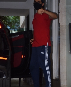 Bollywood men & women looking sportive