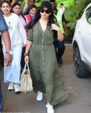 Vidya Balan looks beautiful in her green dress 
