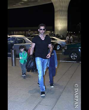 Hritik Roshan was spotted at Mumbai Airport with his son