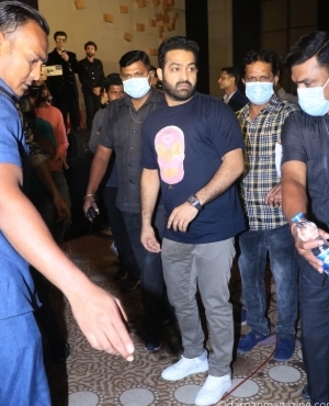 Tarak makes an entrance 