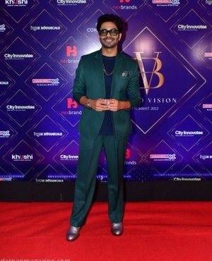 Aparshakti Khurana chooses a solid green suit with silver shoes 