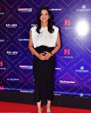 Smriti Mandhana poses on the red carpet 