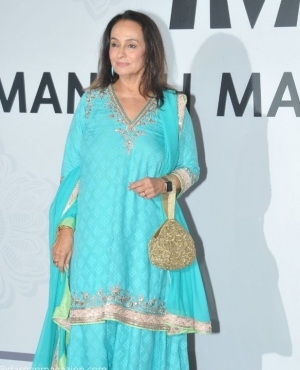 Soni Razdan looks pretty in aqua 