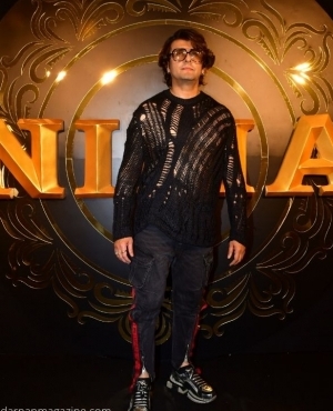  Singer Sonu Nigam seems to be caught while looking up 