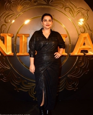 Vidya Balan opts for a shimmery black dress 