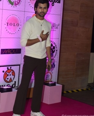 Siddharth Nigam strikes a pose 