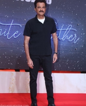 Anil Kapoor looks dapper in black 