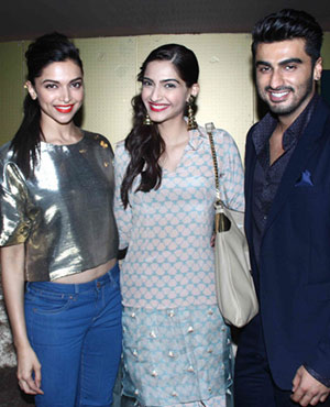 Celebs Watch Finding Fanny