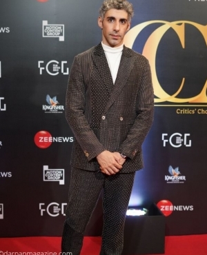 Jim Sarbh looks stylish in his suit 