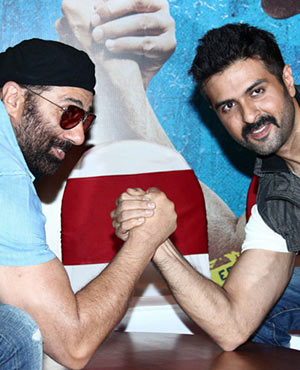 Dishkiyaoon Promotion and Special Screening