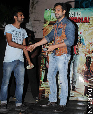 Emraan Hashmi Sells Tickets