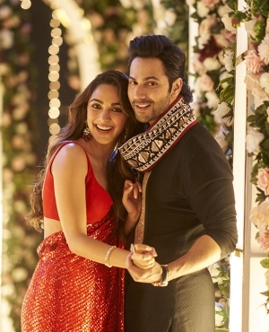 Kiara and Varun dazzle on the set in desi fashion