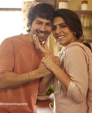 Varun Dhawan (son) & Neetu Kapoor (mom) happy moment 