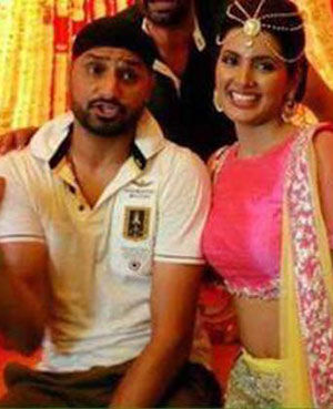 Geeta Basra, Harbhajan Singh's Mehendi Ceremony