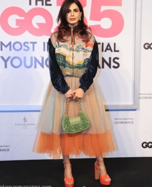 Kirti Kulhari is a splash of colors