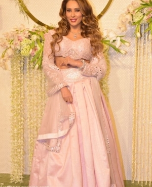 Iulia Vantur is a Barbie in pink 