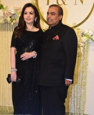 The stunning Neeta Ambani and her husband Mukesh Ambani have arrived 