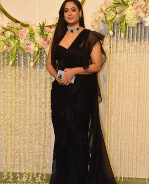 Shweta Tiwari is a beauty in black 