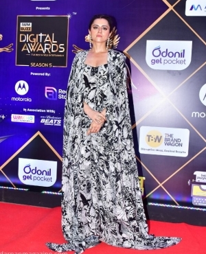 Sidhi Dogra looks elegant in her black and white flowy dress 
