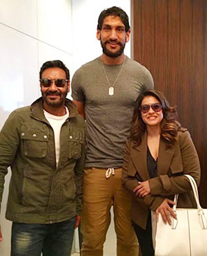 Kajol And Ajay In US