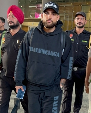 Karan Aujla at the Mumbai airport
