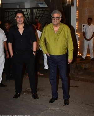 Boney Kapoor gets clicked by the press 