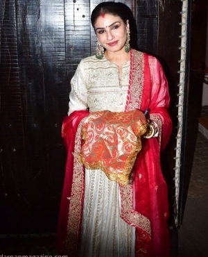 Raveena Tandon looks beautiful in her outfit 