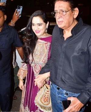 Padmini Kolhapure makes an appearance with her husband 