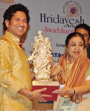 Lata Mangeshkar's 85th Birthday Celebrations