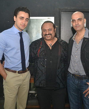 Lesle Lewis spellbinds one and all