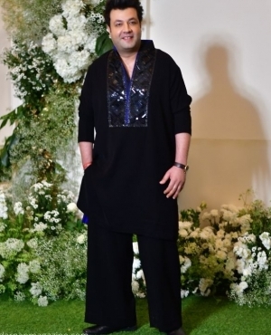 Sonu Sharma looks great in black 