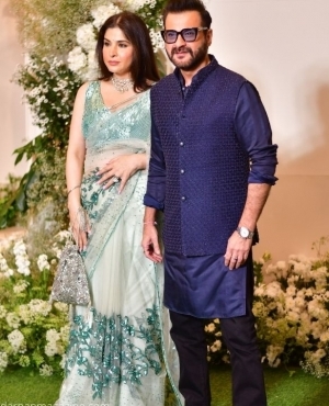 Maheep Kapoor and Sanjay Kapoor look adorable together 