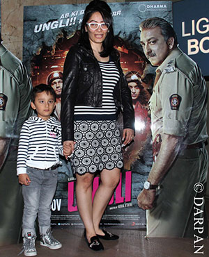 Manyata And Kids Watch Ungli