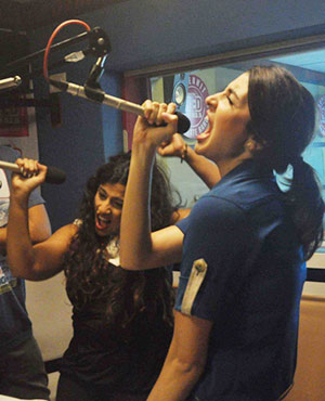 'NH10' Stars At Red FM