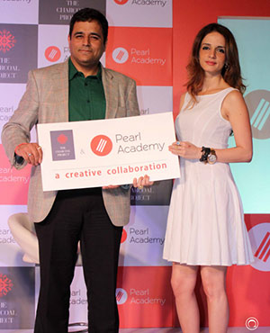 Sussanne Khan and Sharad Mehra