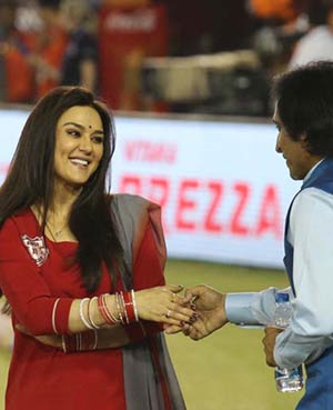 Preity Zinta Cheers For Kings XI Punjab