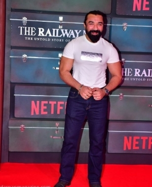 Ajaz Khan is all smiles on the red carpet 