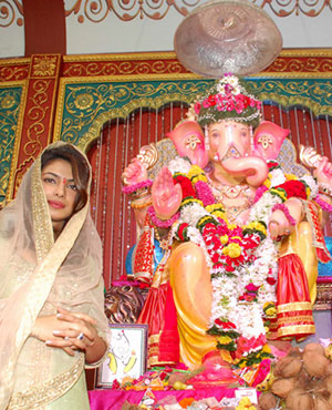 Priyanka Chopra visits Andheri Cha Raja