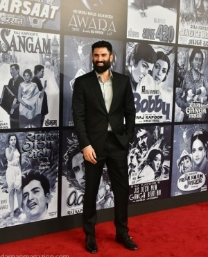 Aditya Roy Kapur poses on the red carpet 