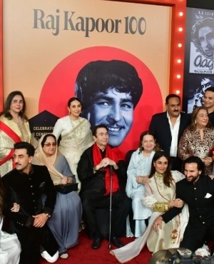 The entire Kapoor family over the generations 
