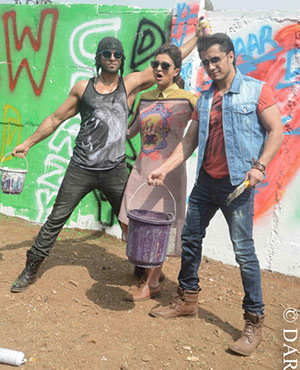 Ranveer, Parineeti, Ali Turn Graffiti Artists