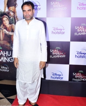 Pankaj Tripathi goes for a kurta and dhoti look 