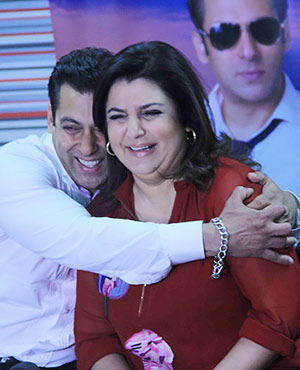 Salman Bids Goodbye To Bigg Boss 8