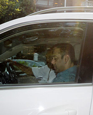 Salman Khan Turns Up At Mumbai Court