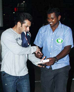 Salman Spotted At Bandra