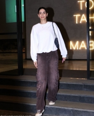 Khushi Kapoor goes for a casual look 