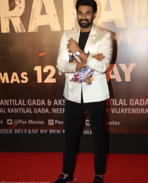 Bellamkonda Sai Srinivas looks dapper in his jacket 